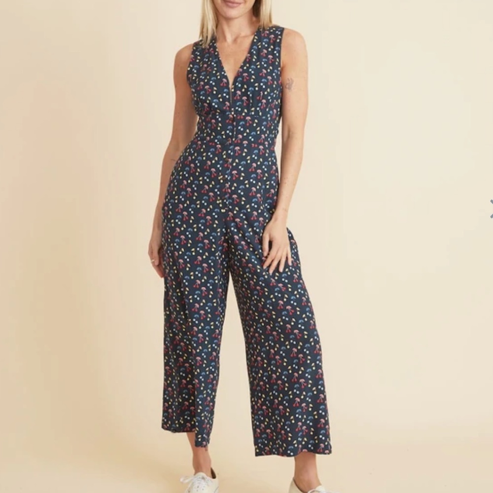 Marine Layer Holli Jumpsuit in Navy Cherry Size XL